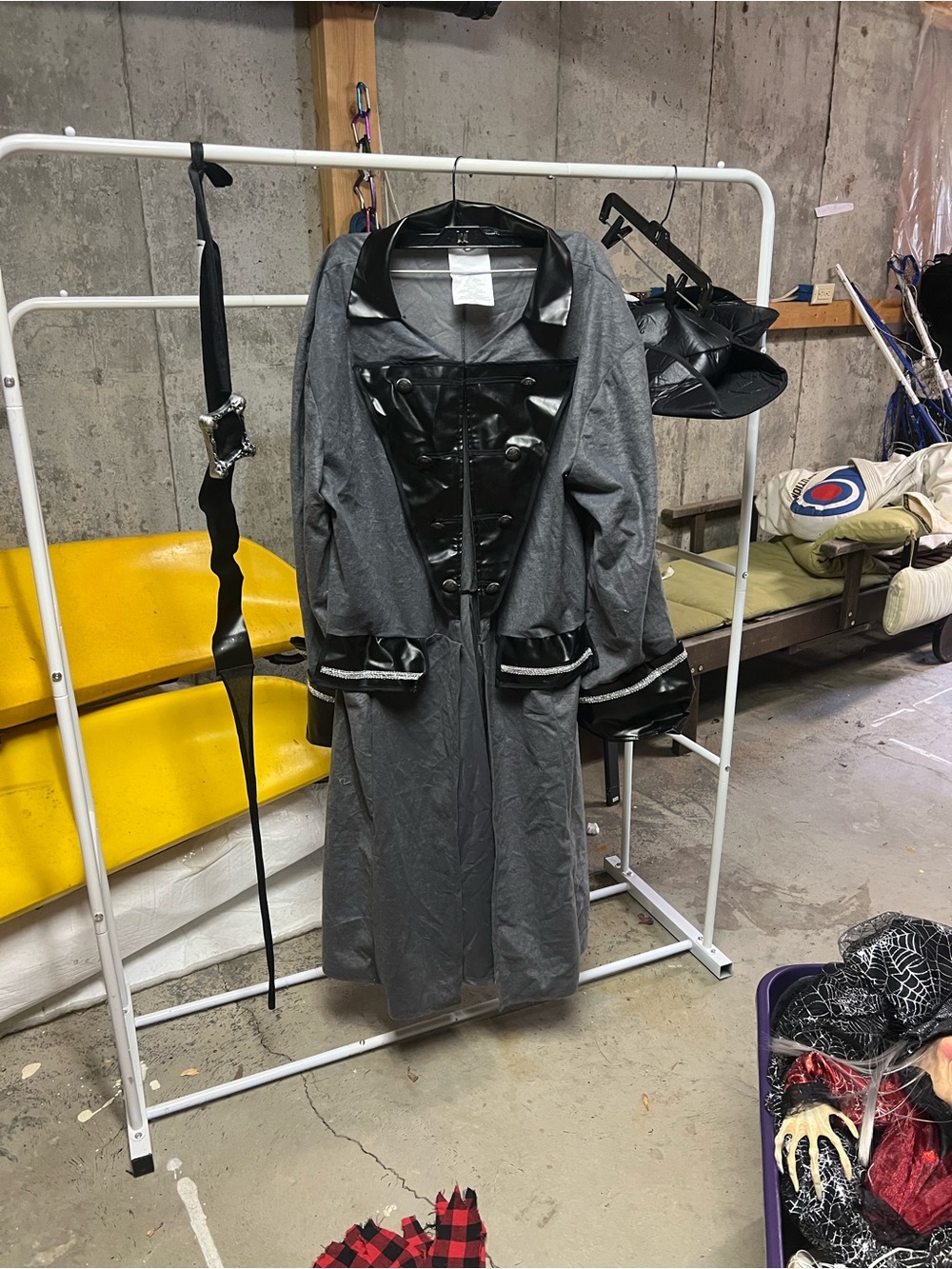 Gray men’s pirate costume